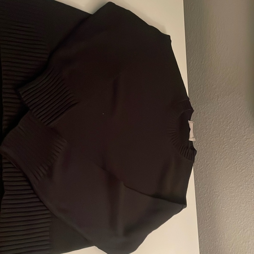 Everlane- The Boxy Sweater in Everyday Cotton